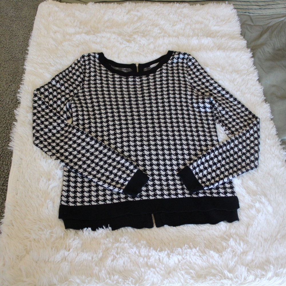 Black & White Hounds Tooth Sweater